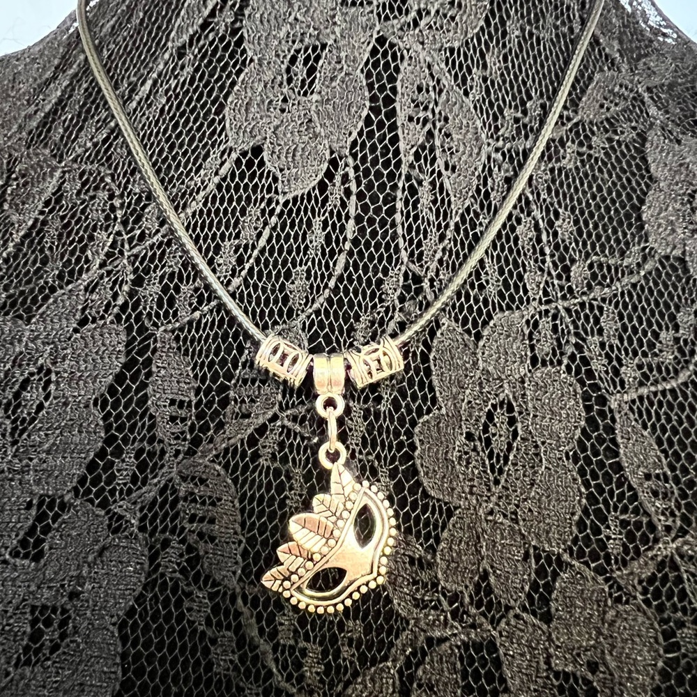 NWT Masquerade Necklace